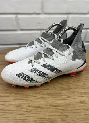 Футбольні дитячі копачки adidas predator