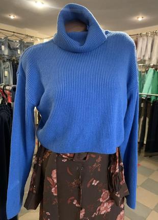 Женский теплый вязаный свитер с воротником под горло