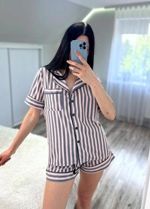 Піжама в полоску піжама на гудзиках