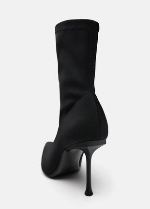 Стрейчевые черные идеальные ботльоны носка zara2 фото