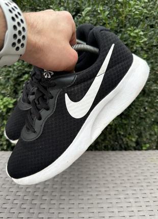 Nike tanjun кроссовки 40 размер черные оригинал 5