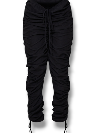 Черные брюки из крепа с рюшами от prettylittlething