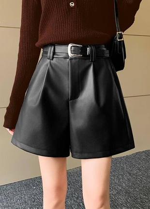 Шортики кожаные 
ткань: мягкая экокожа на флисе