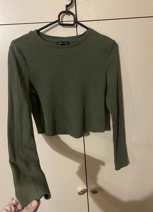 Жіночий лонгслів вкорочений трикотажний в рубчик zara плотний хакі зелений