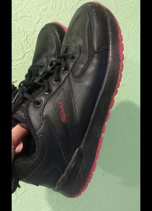 Кроссовки брендовые женские