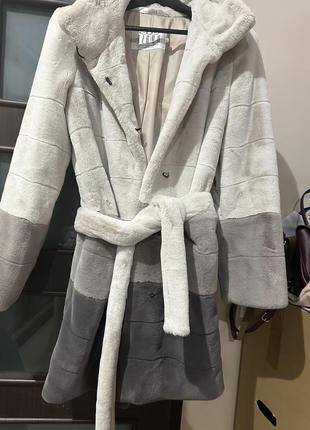 Женская шуба из еноко меха