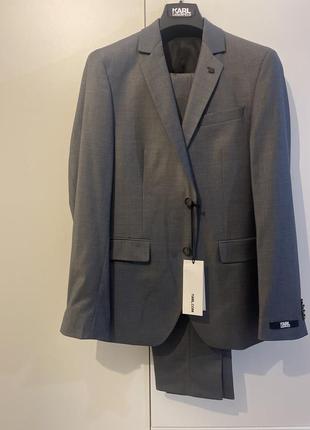 Чоловічий костюм karl lagerfield
