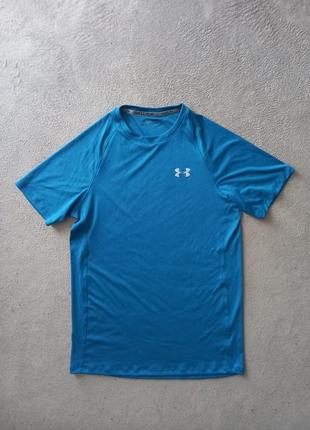 Брендовая футболка under armour.