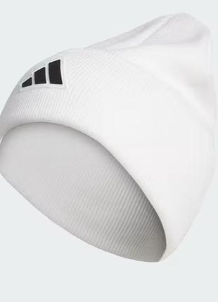 Шапка adidas. оригинал.