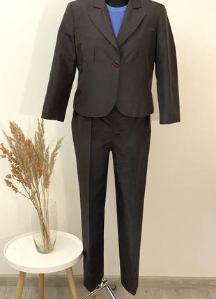 Итальянский шелковый костюм.
