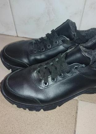 Зимние кожаные кроссовки на меху