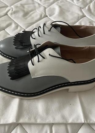 Продам лофери pollini