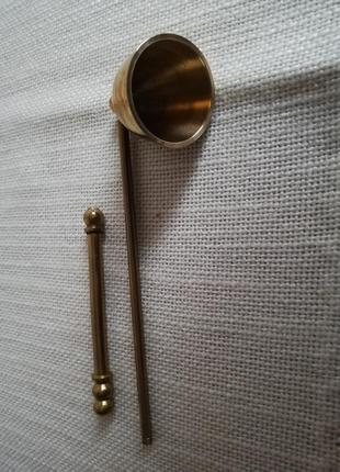 Гасило пламени свечи