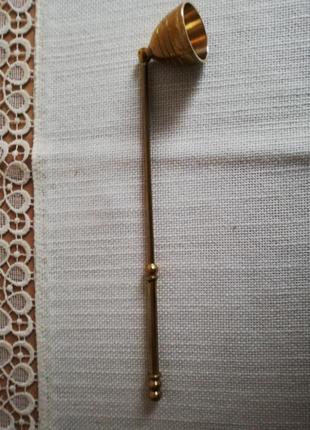 Гасило пламени свечи