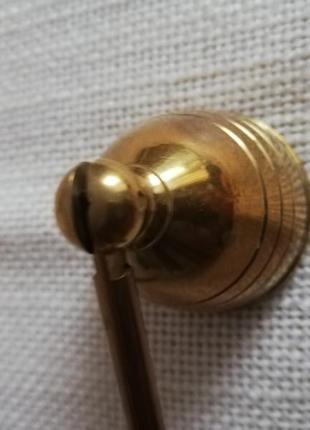 Гасило пламени свечи