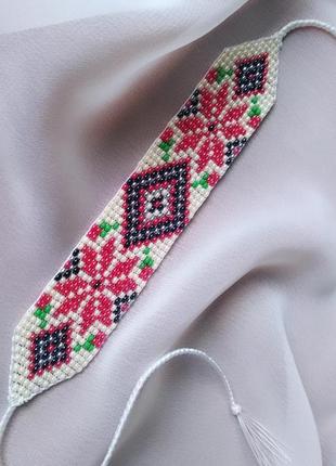 Браслет из перламутрового качественного бисера, на завязках