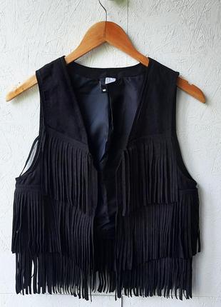Чорная хиппи жилетка с бахромой