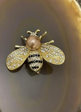 Брошь пчела