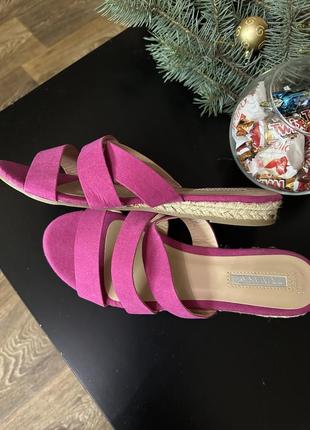 Босоніжки. шльопанці устілка 25 см