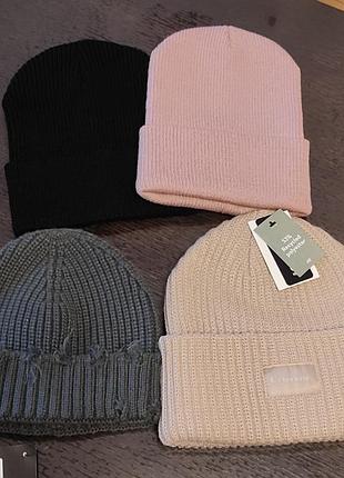 Шапки жіночі, якість супер.