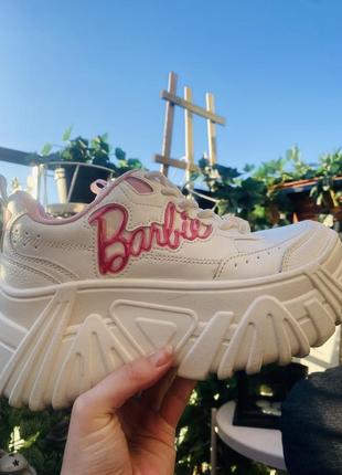 Очень крутые и оригинальные кроссы с подошвой bershka barbie original