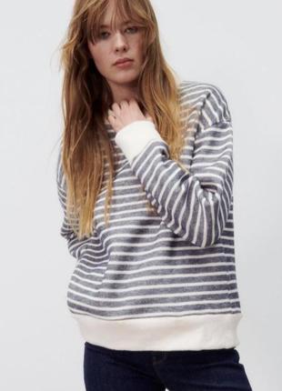 Теплий світшот лонгслів в смужку на флісі zara