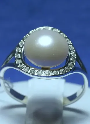 Серебряное кольцо с жемчугом и фианитами 1688