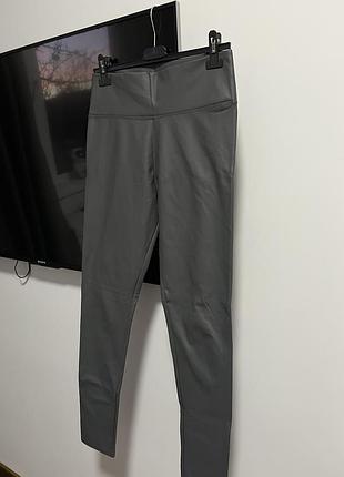 Жіночі легінси yu&me