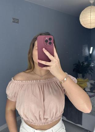 Топ с голыми плечами