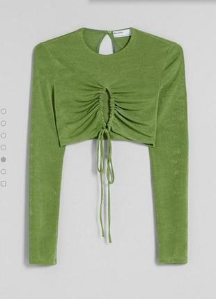 Стильная укороченная кофта/топ/кофта/топ с вырезом на груди bershka, на р. s/m