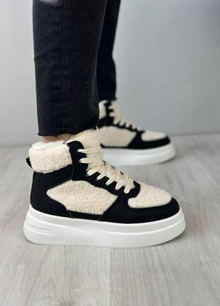 Стильные кроссовки
код 3598