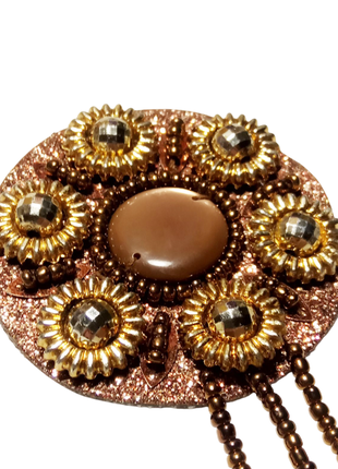 Брошь с бисером нашивная