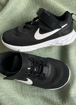 Кроссовки nike оригинал р.27