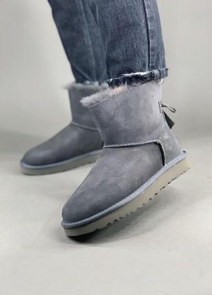 Жіночі сірі уггі ugg mini bailey bow grey