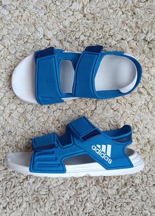 Босоножки adidas р. 33