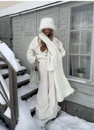 Белая меховая панама