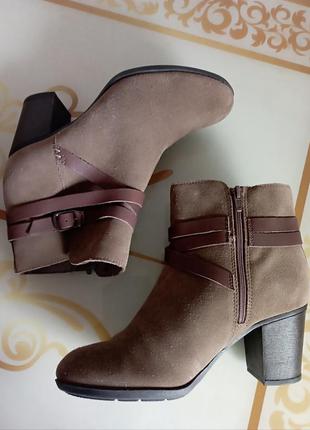 Ботильйони жіночі замшеві , черевики , напівчобітки clarks 5