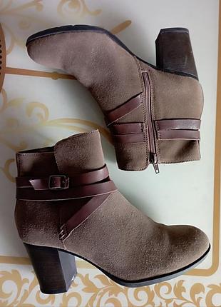 Ботильйони жіночі замшеві , черевики , напівчобітки clarks 7