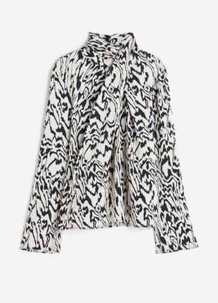 Нова вишукана блуза