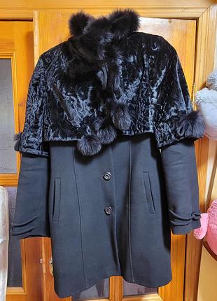 Женское зимнее пальто, утепленное, со съемной накидкой