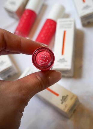 Увлажняющее масло для губ hermes the hermèsistible infused lip oil rose pitaya 03 brillant