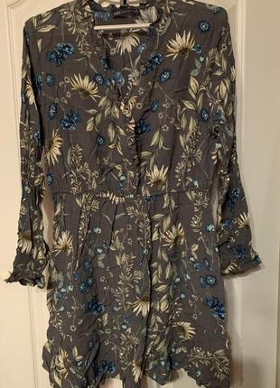Продам короткое платье из вискозы marks & spencer