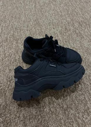 Кроссовки zara