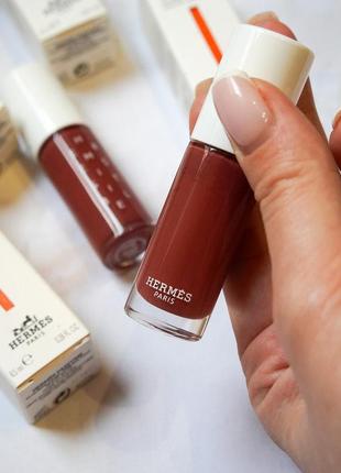 Увлажняющее масло для губ hermes the hermèsistible infused lip oil rose kola 05 brillant