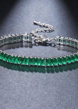 Браслет с изумрудными камнями