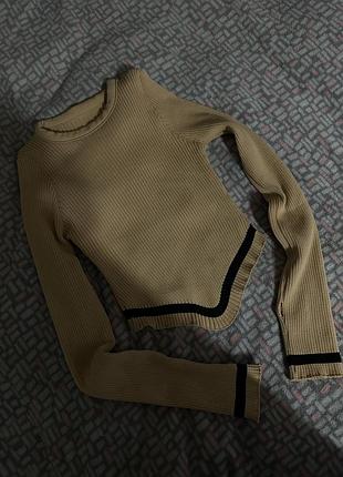 Вкорочений светр