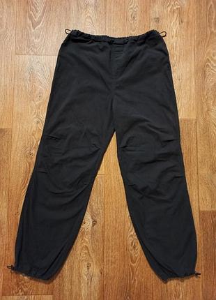 Женские спортивные штаны с карманами . жіночі спортивні штани з карманами .