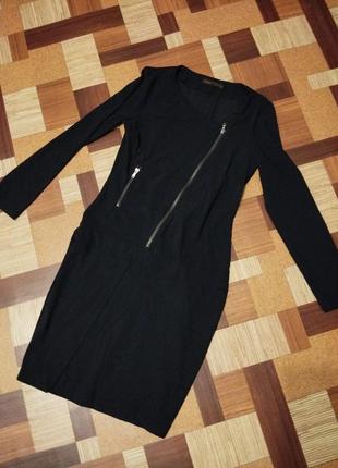 Платье. черного цвета