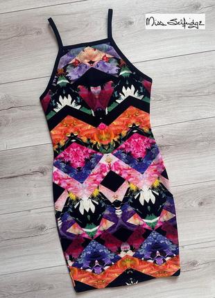 Обтисле плаття з квітковим принтом miss selfridge