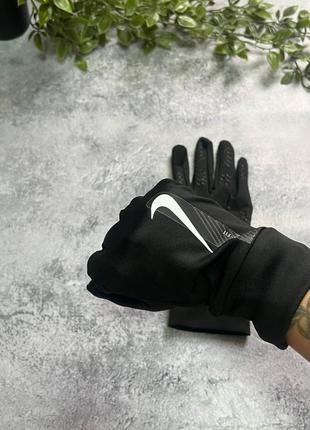 Мужские перчатки nike essential therma-fit